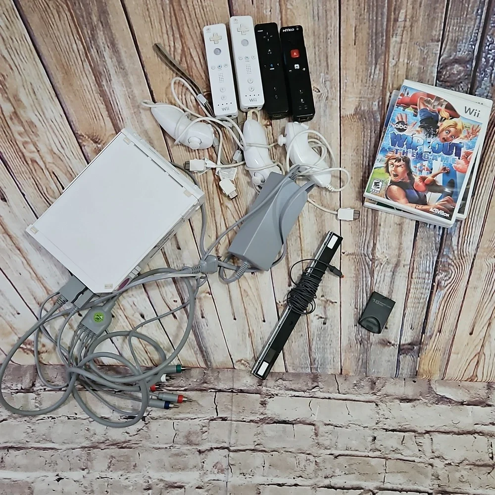 Nintendo Wii Console Acessories And 3 Games